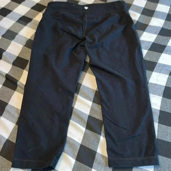 TEK GEAR size medium black crop leggings athletic - Picture 3 of 3